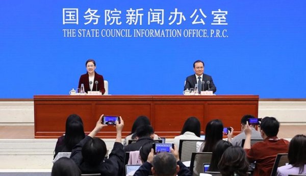 配资炒股开户网 财政部部长蓝佛安：中方将采取更加积极有为的宏观政策，有信心实现2025年的5%左右增长目标